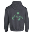 Unisex Hoodie in Dunkelgrau mit spirituellem grünem Berg- und Sonnendruck, nachhaltiger Baumwoll-Polyester-Mix,.