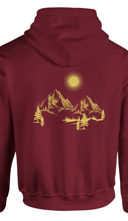 Unisex Hoodie in Dunklem Heidekraut mit spirituellem Bergmotiv und goldgelbem Sonnen-Print, nachhaltiger.