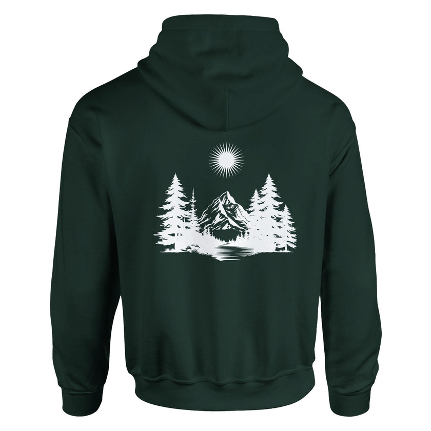 Dunkelgrüner Hoodie aus hochwertigem Baumwoll-Polyester-Mix mit spirituellem Waldprint und Bergsilhouette, Unisex-Passform,.