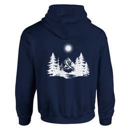 Dunkelblauer Wald Hoodie mit hochwertigem Baumwoll-Polyester-Mix, spirituellem Berg- und Baum-Motiv, nachhaltigem.