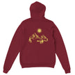 Unisex Hoodie in Dunkles Heidekraut mit spirituellem gelbem Berg- und Sonnendesign, nachhaltiger Baumwoll-Polyester-Mix,.